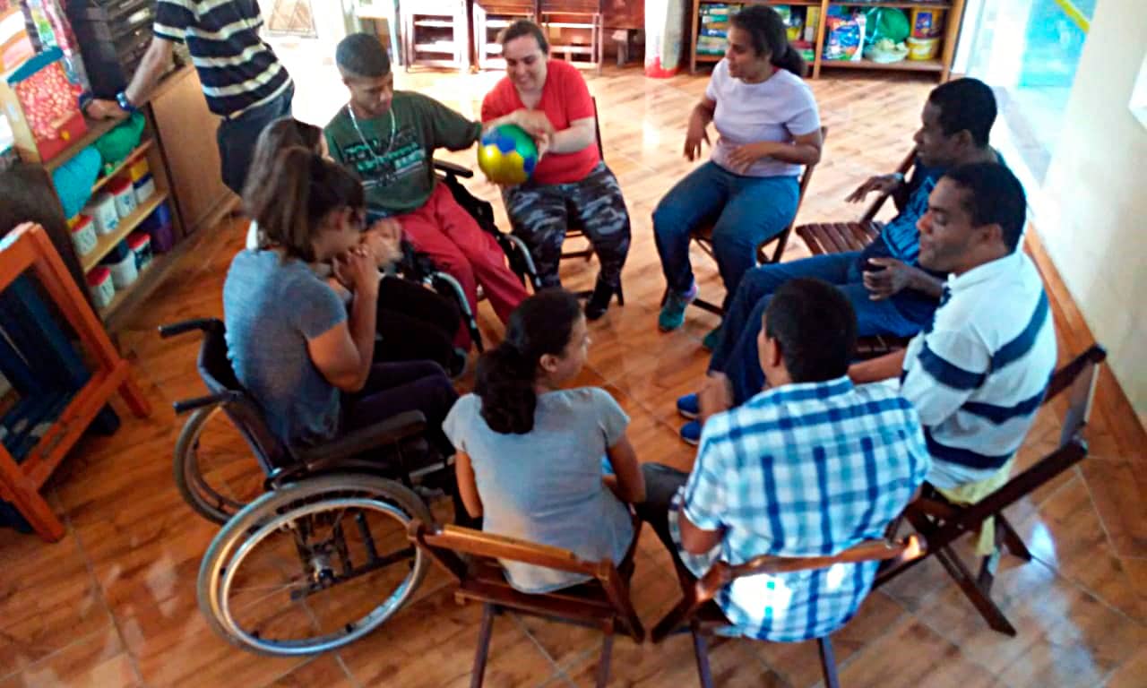 A batata quente é uma brincadeira que atravessa gerações ainda faz muito sucesso!