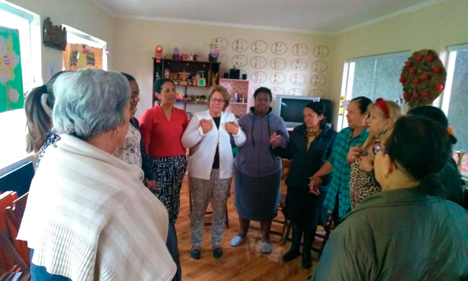 Realizamos um encontro de mães e responsáveis com a participação da Elizabete Ávila e da educadora Léia Novaes Chaves.